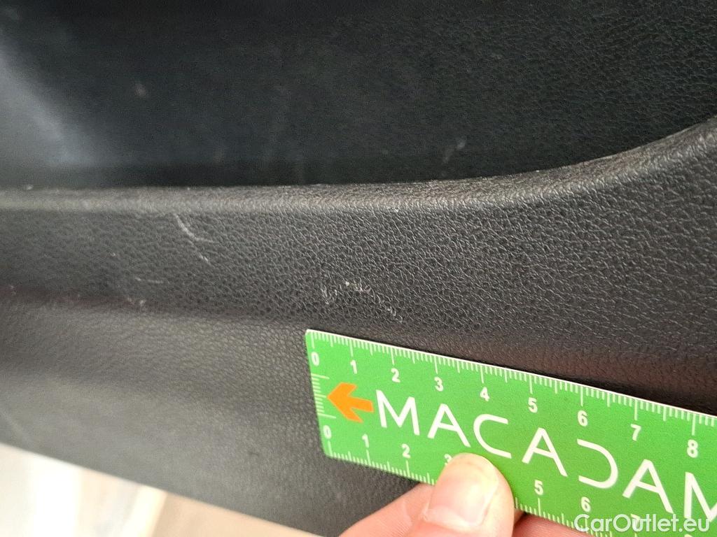  Citroen  Berlingo CITROEN  / 2018 / 4P / Fourgonnette M 1000kg BlueHDi 130 S&S EAT8 Club #10