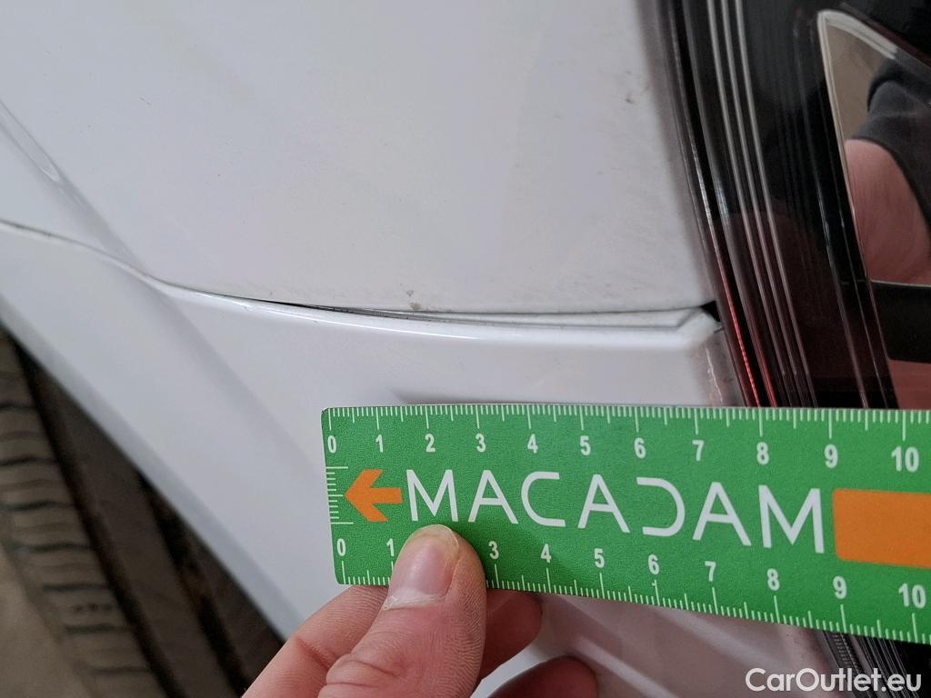  Citroen  Berlingo CITROEN  / 2018 / 4P / Fourgonnette M 1000kg BlueHDi 130 S&S EAT8 Club #25