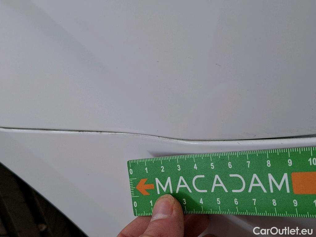  Citroen  Berlingo CITROEN  / 2018 / 4P / Fourgonnette M 1000kg BlueHDi 130 S&S EAT8 Club #24