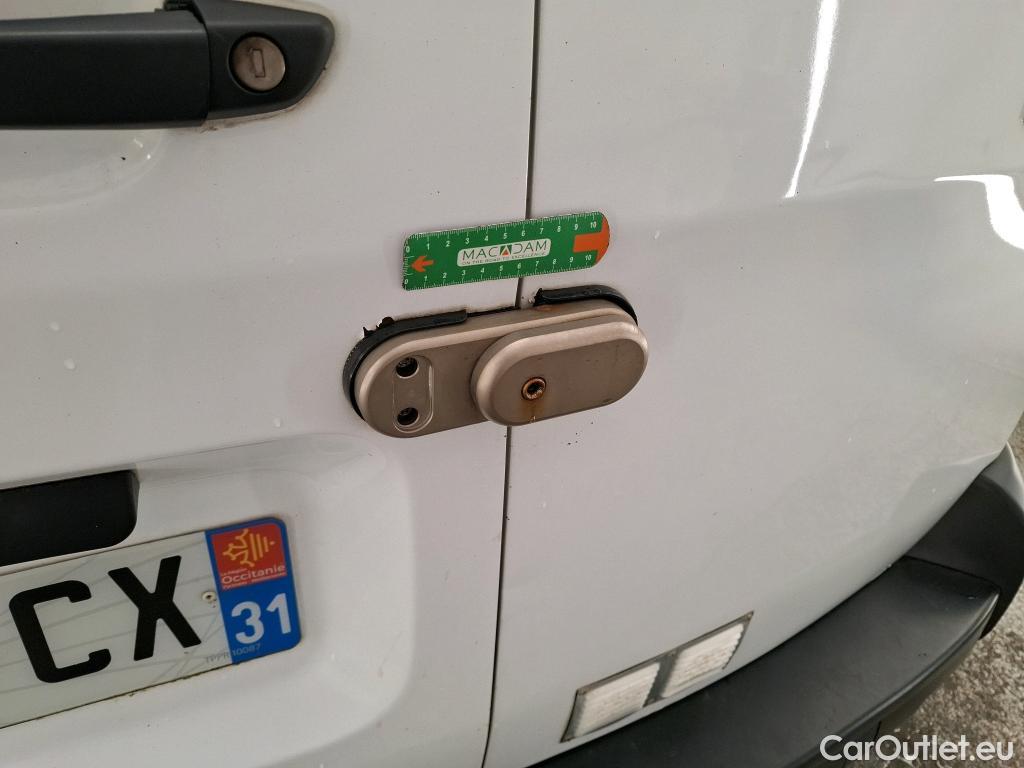  Toyota  Proace TOYOTA  / 2016 / 4P / Fourgon tôlé 2.0 D LONG 120 D-4D BUSINESS #17