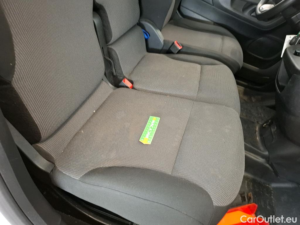  Citroen  Berlingo CITROEN  / 2018 / 4P / Fourgonnette M 1000kg BlueHDi 130 S&S EAT8 Club #21