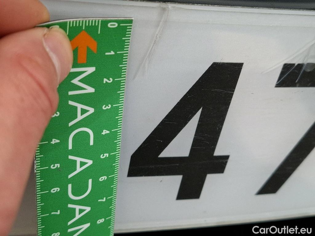  Mercedes  A-Klasse MERCEDES-BENZ Classe A 5p Berline A 200 AMG Line 7G-DCT #10