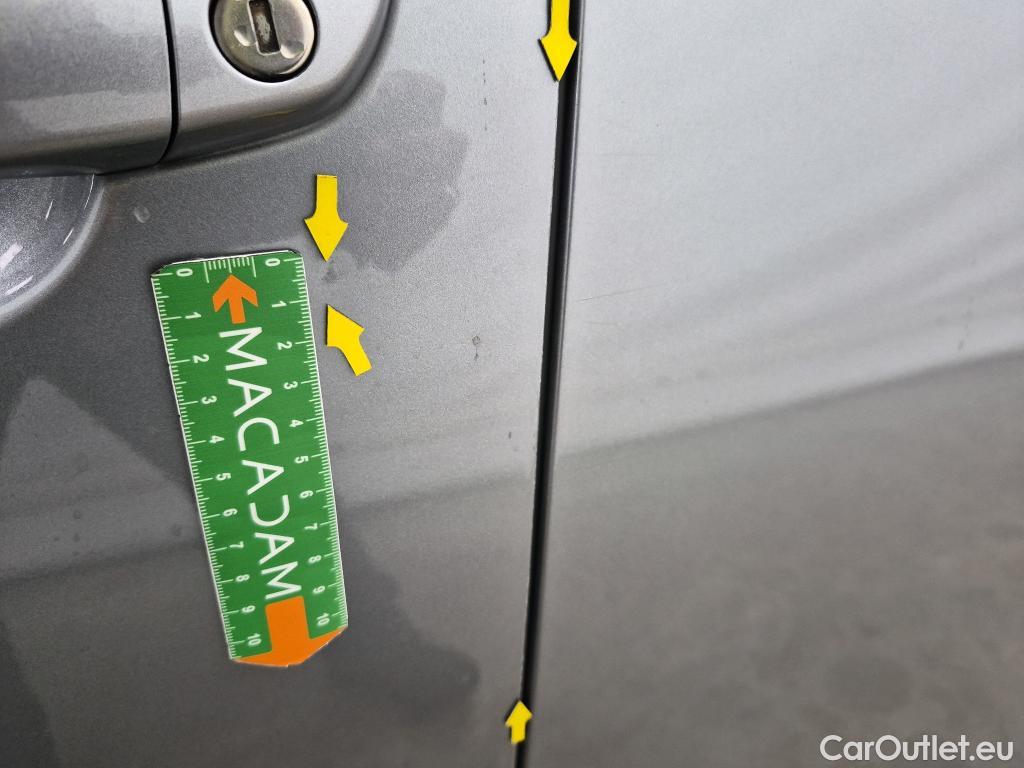  Peugeot  2008  Allure Pack 1.5 HDi 130CV BVA8 E6d #21