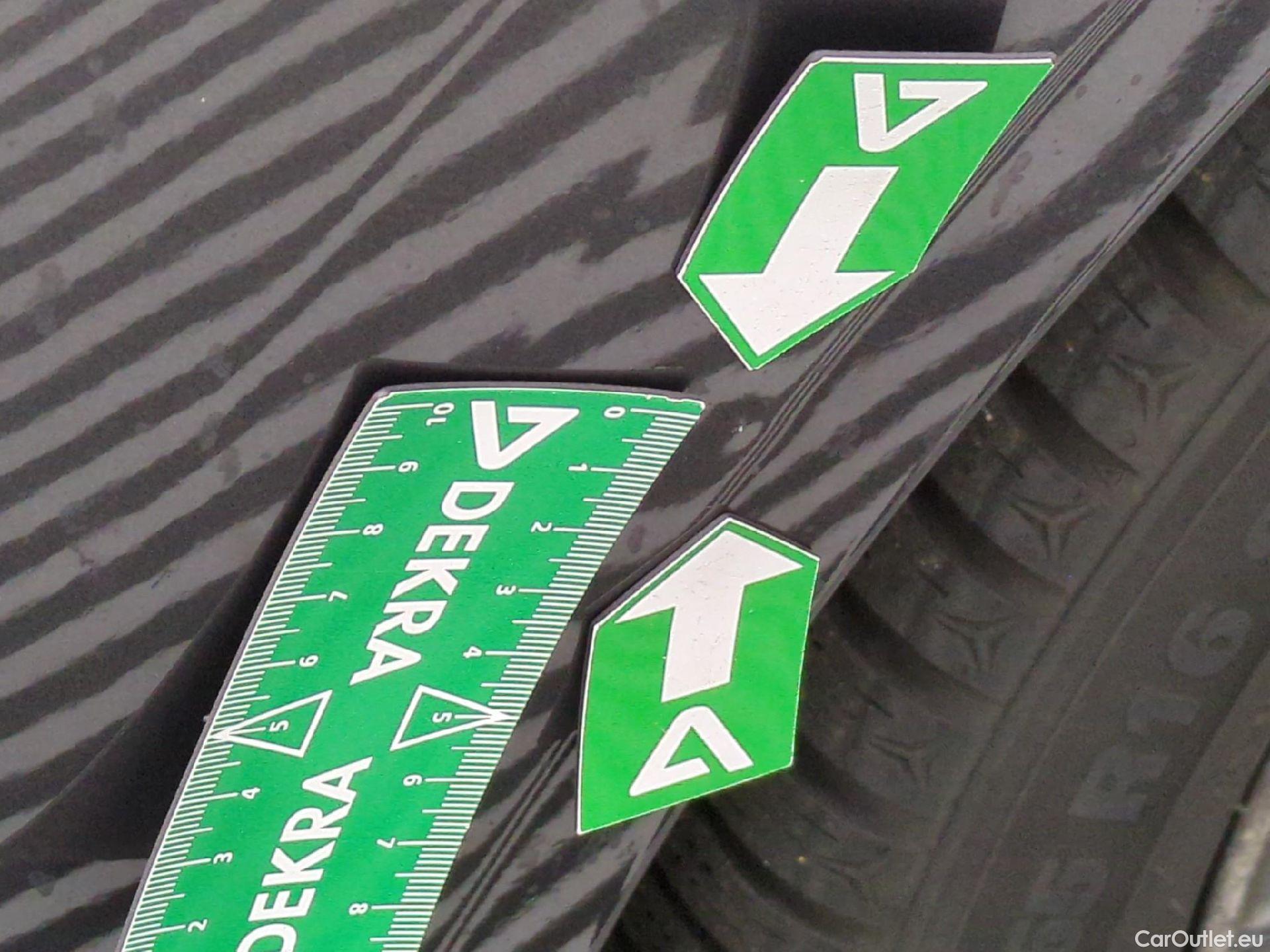  Peugeot  208  Style 1.5 HDi 100CV BVM6 E6d #40