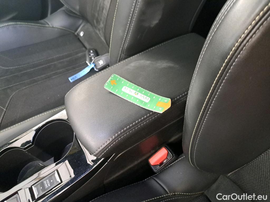  Peugeot  2008  / 2019 / 5P / Crossover BLUEHDI 130 S&S EAT8 GT PACK / VO RECONDITIONNE / PHOTOS AVANT RECONDITIONNEMENT #10