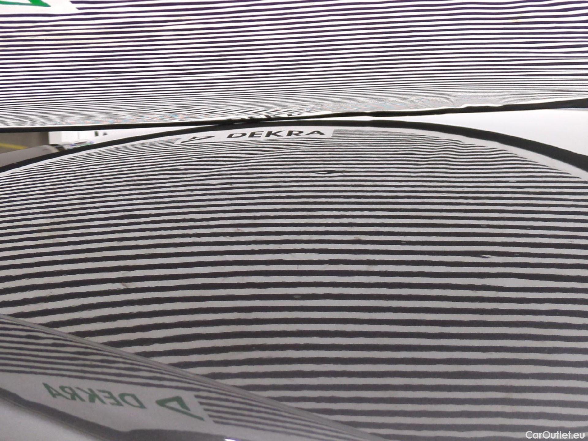  Peugeot  208  Style 1.5 HDi 100CV BVM6 E6d #33