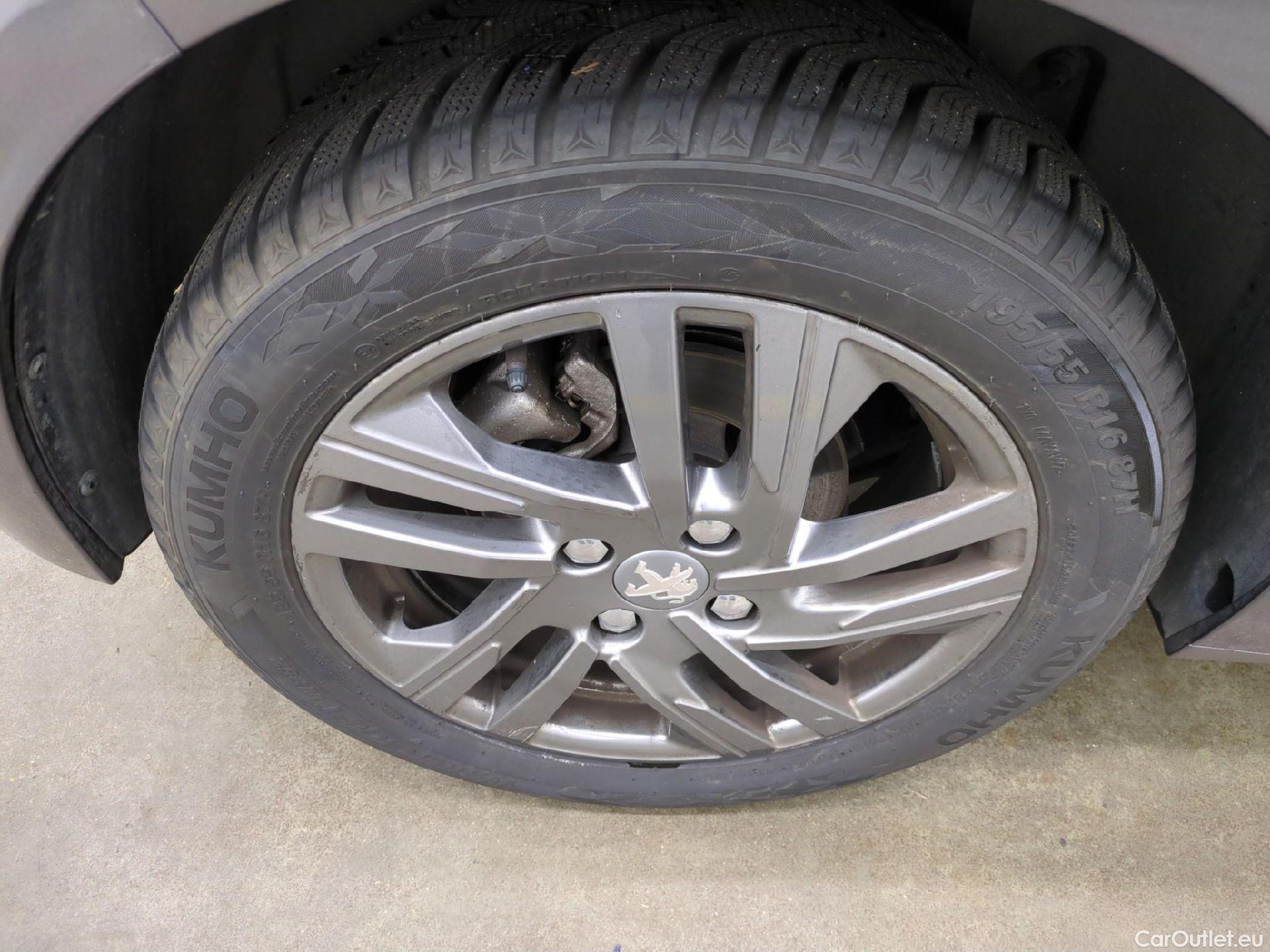  Peugeot  208  Style 1.5 HDi 100CV BVM6 E6d #20