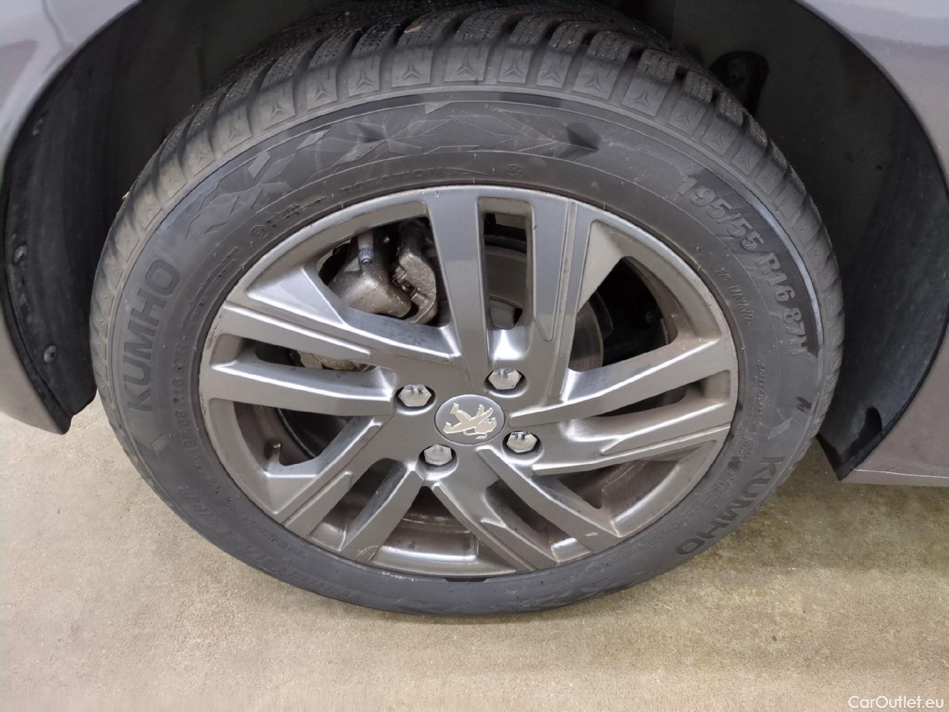  Peugeot  208  Style 1.5 HDi 100CV BVM6 E6d #18