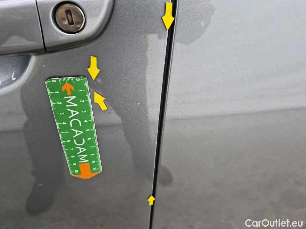  Peugeot  2008  Allure Pack 1.5 HDi 130CV BVA8 E6d #22