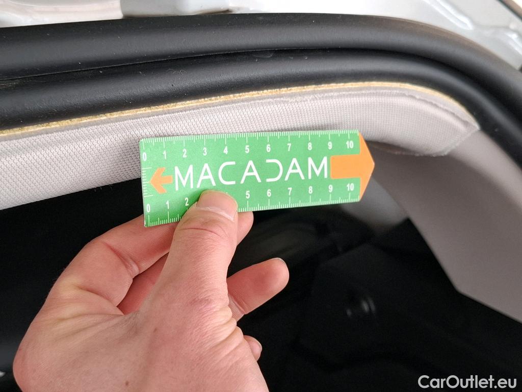  Renault  Captur RENAULT  / 2019 / 5P / SUV Intens TCe 140 EDC FAP -21 #52