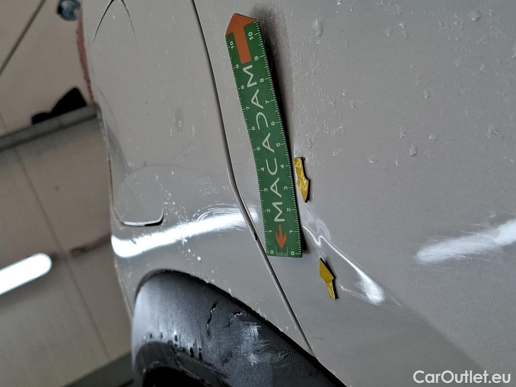  Renault  Captur RENAULT  / 2019 / 5P / SUV Intens TCe 140 EDC FAP -21 #64