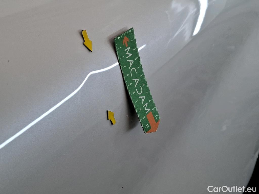  Renault  Captur RENAULT  / 2019 / 5P / SUV Intens TCe 140 EDC FAP -21 #18