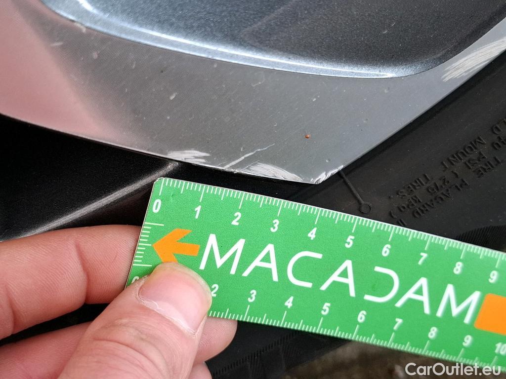  Renault  Captur RENAULT  / 2019 / 5P / SUV Intens TCe 140 EDC FAP -21 #40