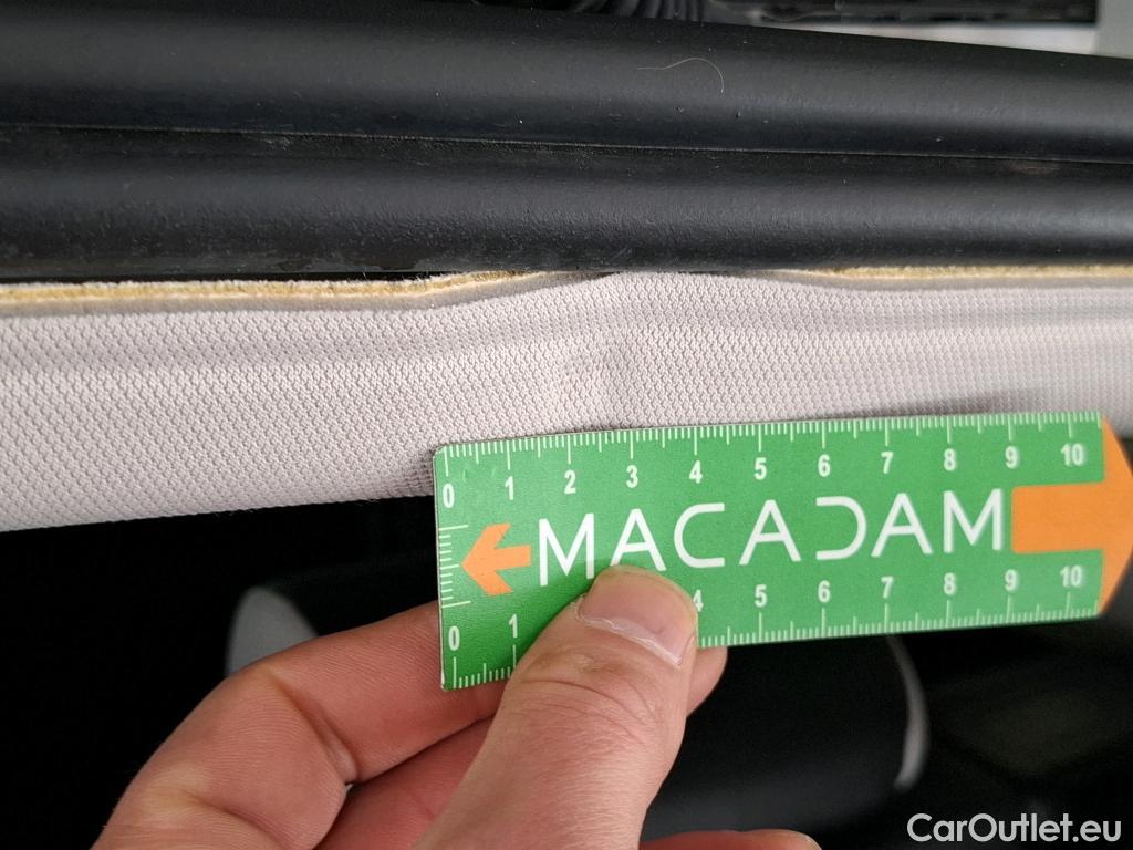  Renault  Captur RENAULT  / 2019 / 5P / SUV Intens TCe 140 EDC FAP -21 #53