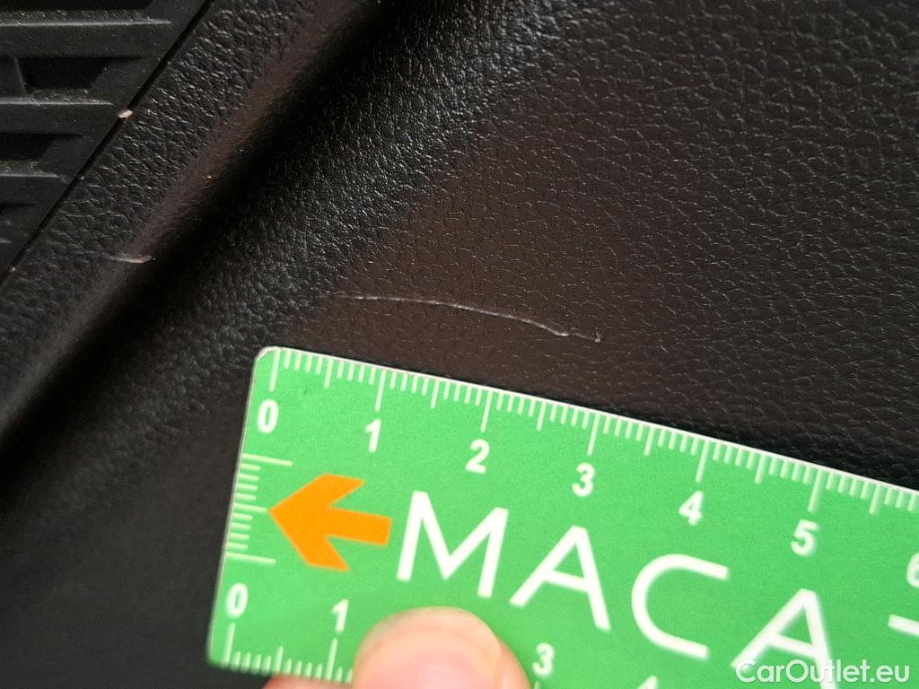  Renault  Captur RENAULT  / 2019 / 5P / SUV Intens TCe 140 EDC FAP -21 #43