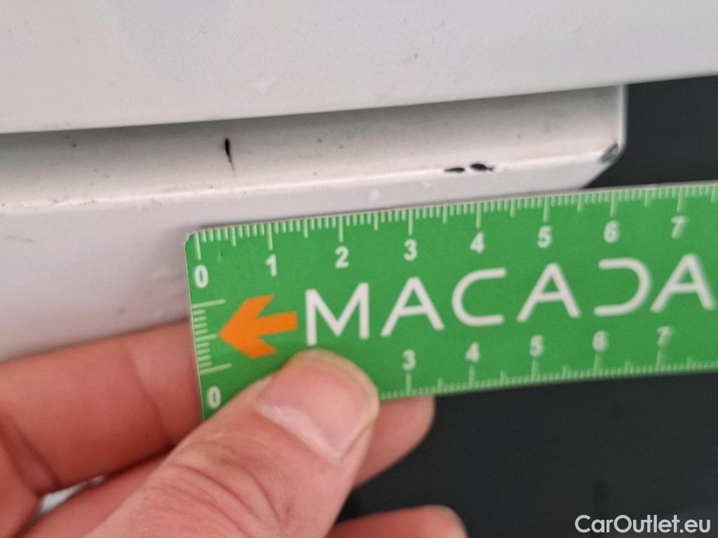  Renault  Captur RENAULT  / 2019 / 5P / SUV Intens TCe 140 EDC FAP -21 #90