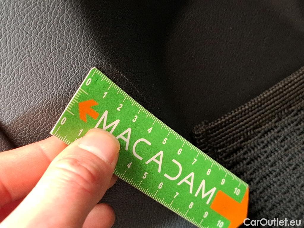  Renault  Captur RENAULT  / 2019 / 5P / SUV Intens TCe 140 EDC FAP -21 #62