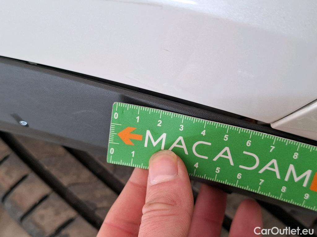  Renault  Captur RENAULT  / 2019 / 5P / SUV Intens TCe 140 EDC FAP -21 #94