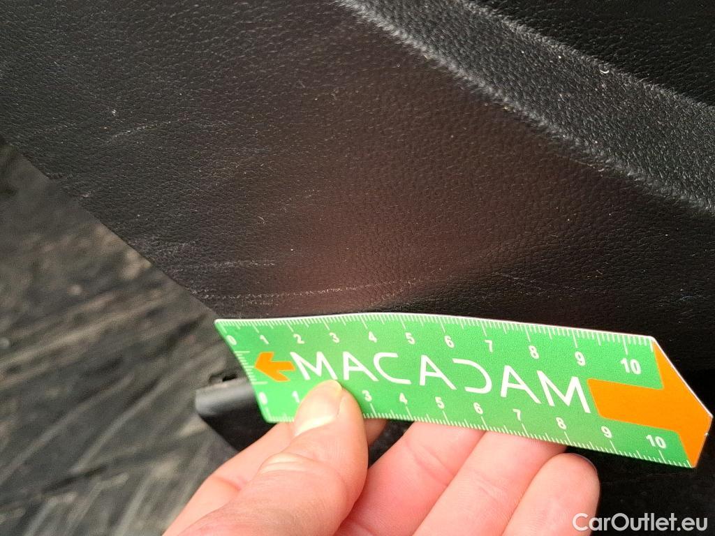  Renault  Captur RENAULT  / 2019 / 5P / SUV Intens TCe 140 EDC FAP -21 #92