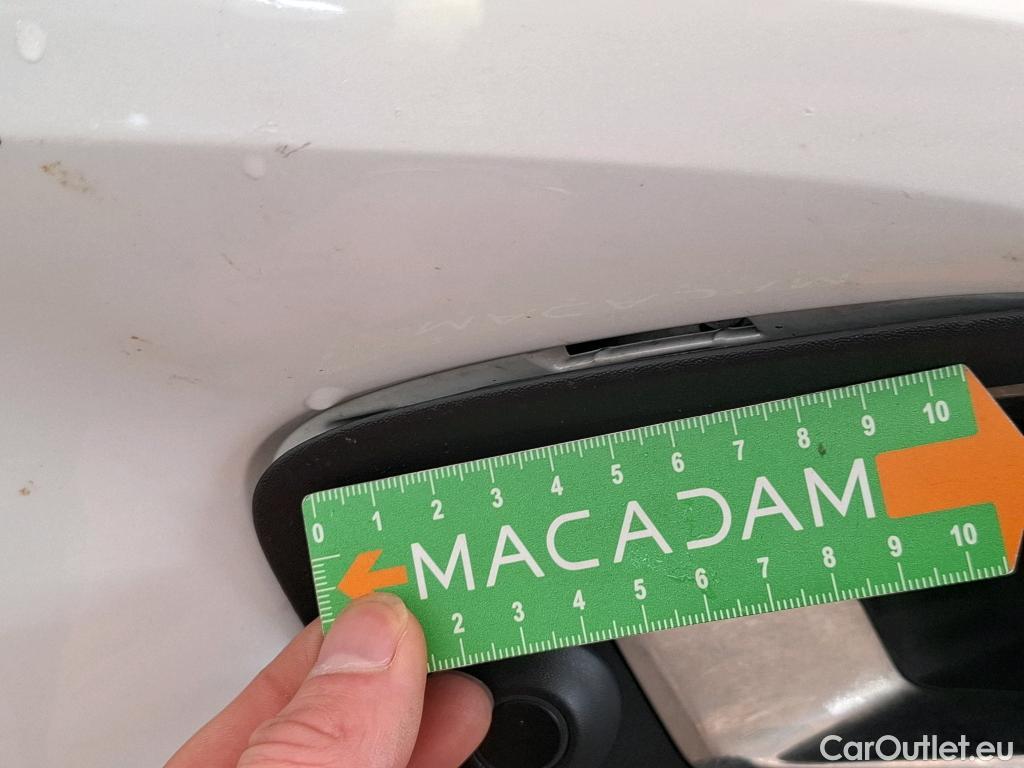  Renault  Captur RENAULT  / 2019 / 5P / SUV Intens TCe 140 EDC FAP -21 #98