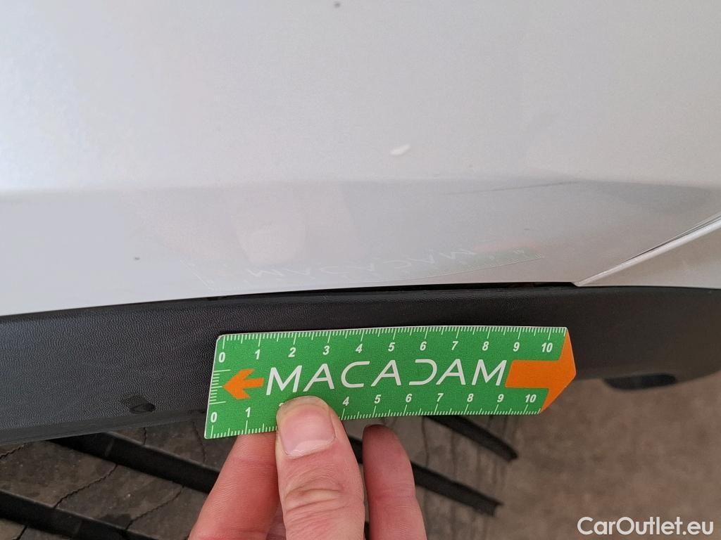  Renault  Captur RENAULT  / 2019 / 5P / SUV Intens TCe 140 EDC FAP -21 #96