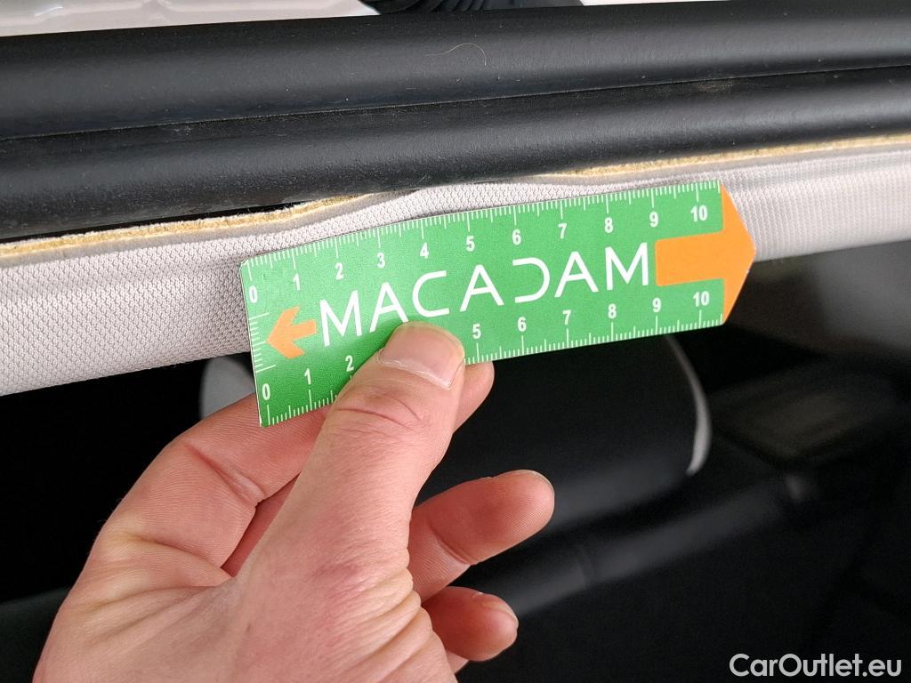  Renault  Captur RENAULT  / 2019 / 5P / SUV Intens TCe 140 EDC FAP -21 #51