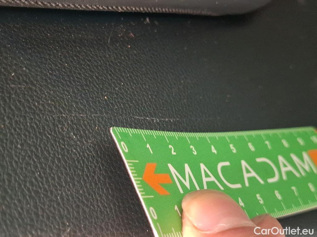  Renault  Captur RENAULT  / 2019 / 5P / SUV Intens TCe 140 EDC FAP -21 #46