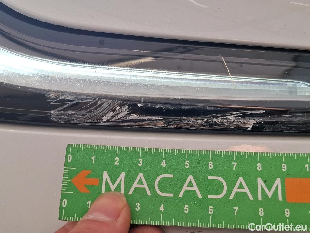  Renault  Captur RENAULT  / 2019 / 5P / SUV Intens TCe 140 EDC FAP -21 #2