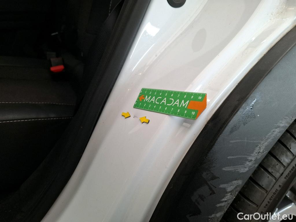  Renault  Captur RENAULT  / 2019 / 5P / SUV Intens TCe 140 EDC FAP -21 #26