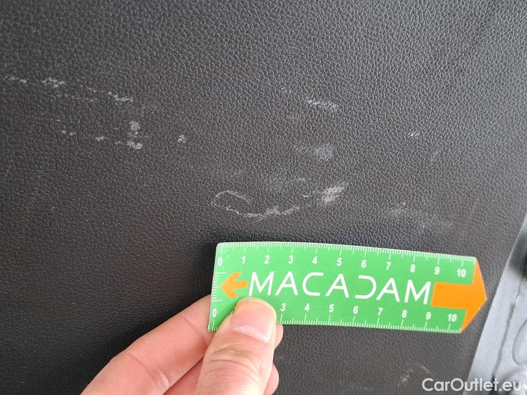  Renault  Captur RENAULT  / 2019 / 5P / SUV Intens TCe 140 EDC FAP -21 #59