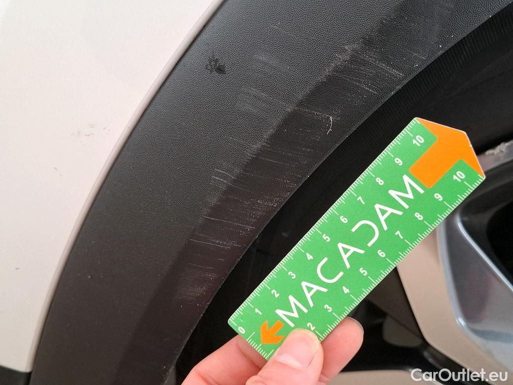  Renault  Captur RENAULT  / 2019 / 5P / SUV Intens TCe 140 EDC FAP -21 #84