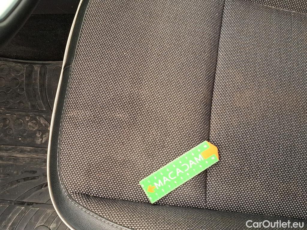  Renault  Captur RENAULT  / 2019 / 5P / SUV Intens TCe 140 EDC FAP -21 #71