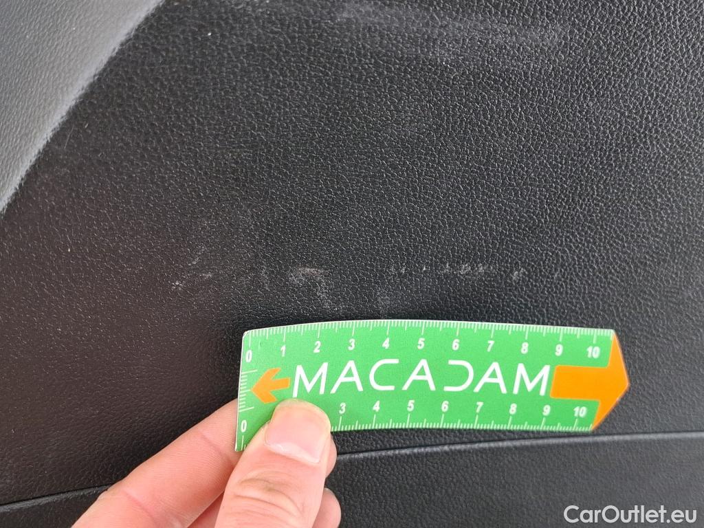  Renault  Captur RENAULT  / 2019 / 5P / SUV Intens TCe 140 EDC FAP -21 #57