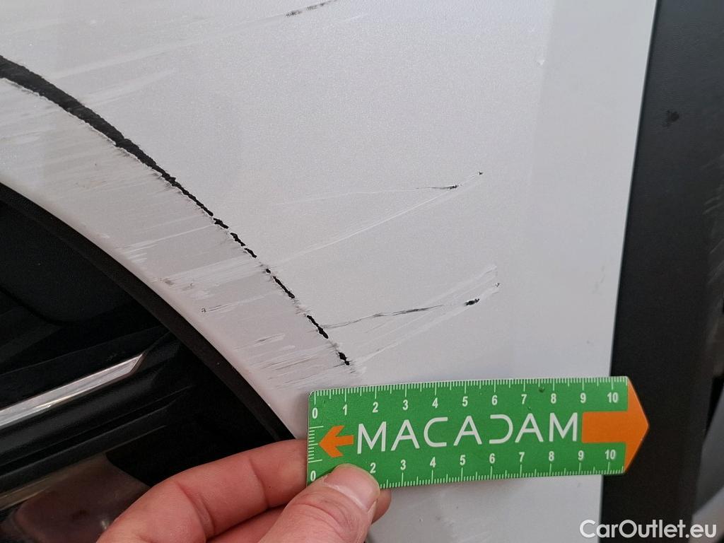  Renault  Captur RENAULT  / 2019 / 5P / SUV Intens TCe 140 EDC FAP -21 #25