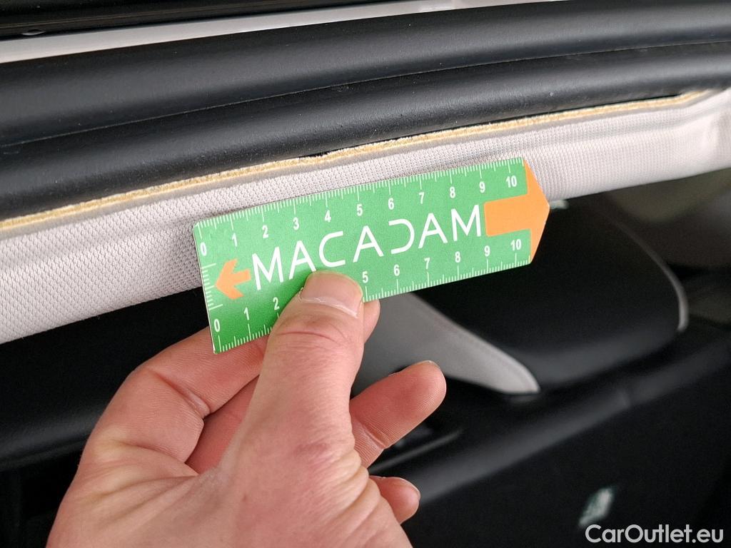  Renault  Captur RENAULT  / 2019 / 5P / SUV Intens TCe 140 EDC FAP -21 #50