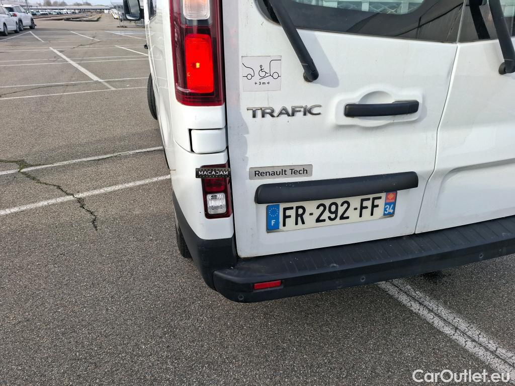  Renault  Trafic RENAULT  / 2019 / 4P / Combi Zen L1 dCi 120 S&S - 8 pl #10