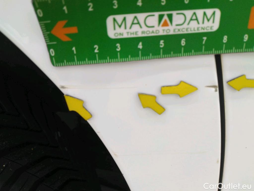  Citroen  Berlingo CITROEN  / 2018 / 4P / Fourgonnette M 1000kg PureTech 110 S&S BVM6 Driver #4