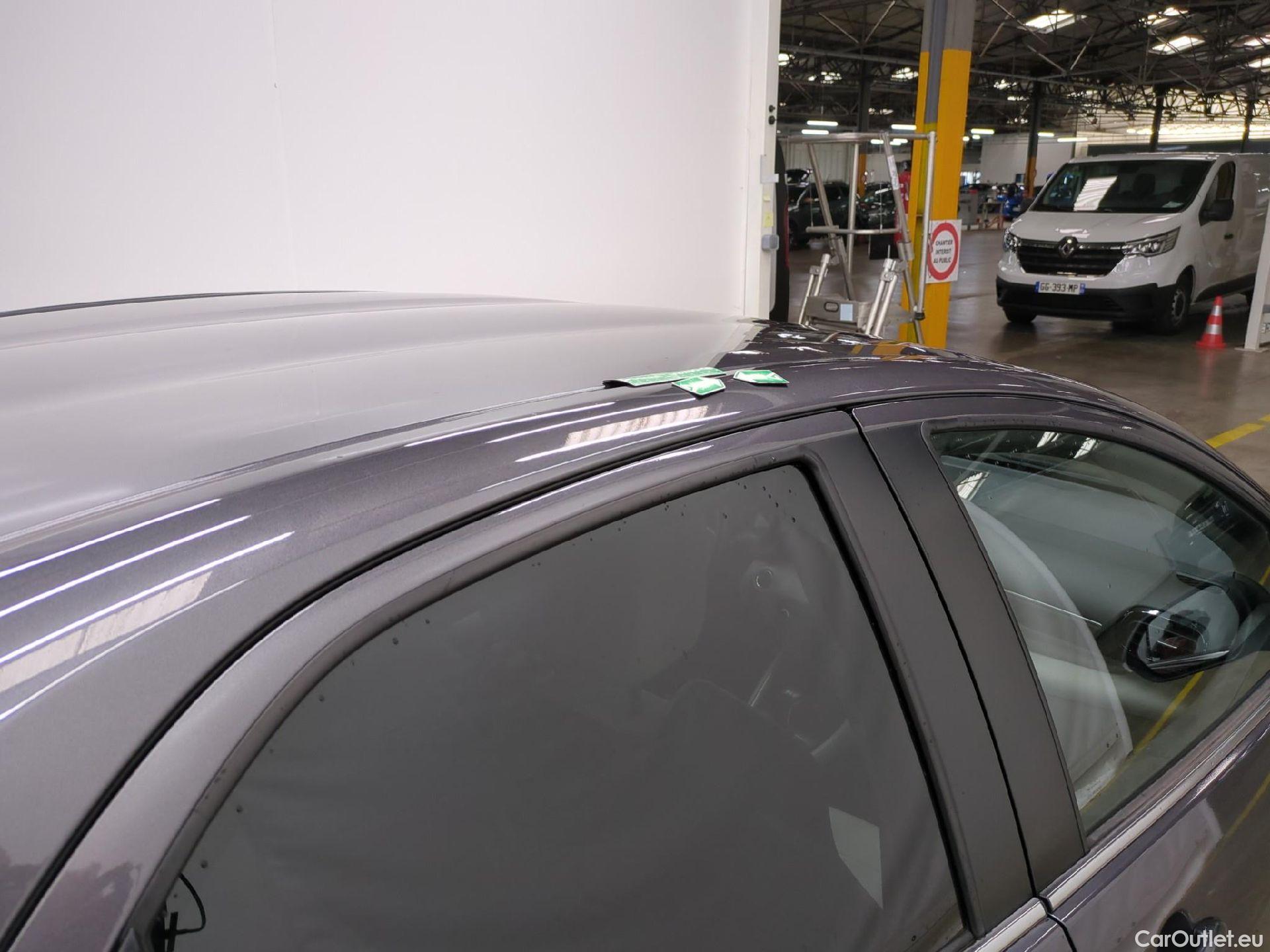  Toyota  Yaris TOYOTA  Hybride / 2019 / 5P / Berline Hybride 116h Iconic #42