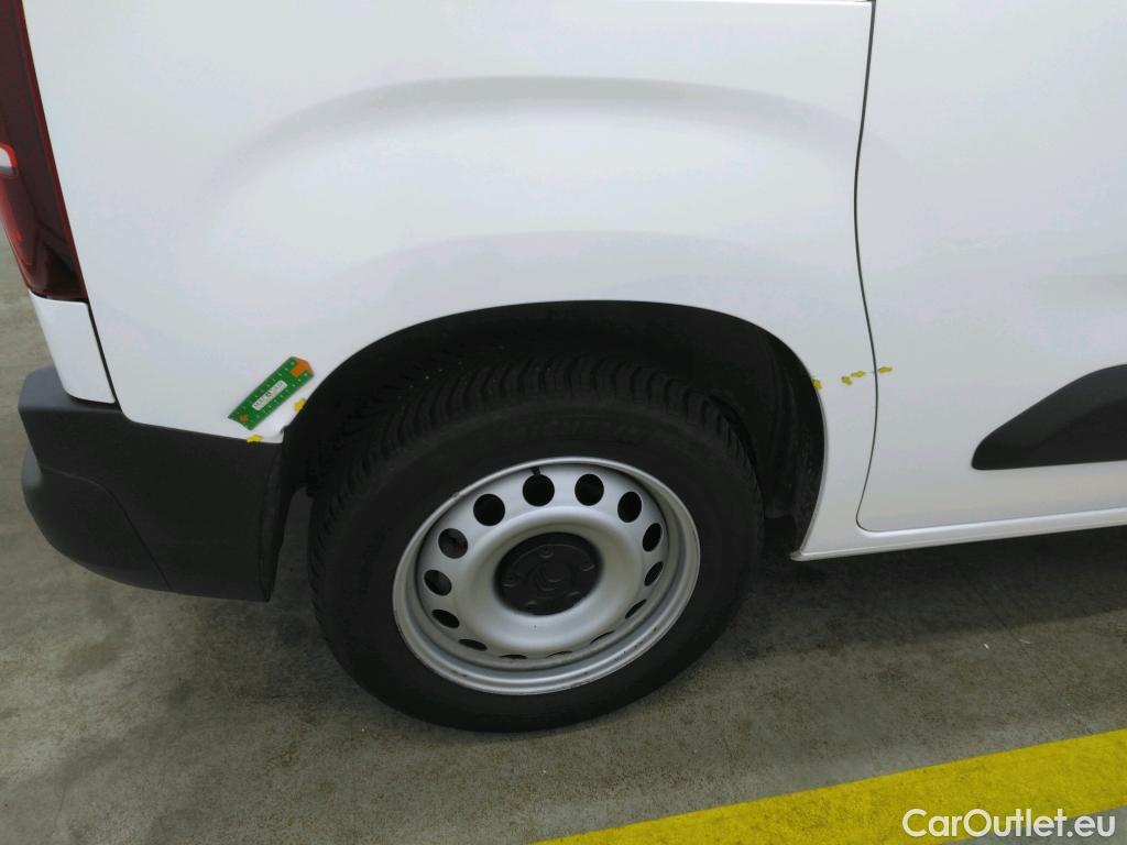  Citroen  Berlingo CITROEN  / 2018 / 4P / Fourgonnette M 1000kg PureTech 110 S&S BVM6 Driver #1