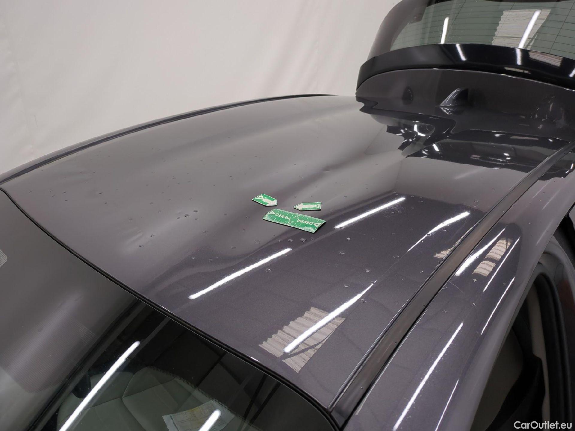  Toyota  Yaris TOYOTA  Hybride / 2019 / 5P / Berline Hybride 116h Iconic #33