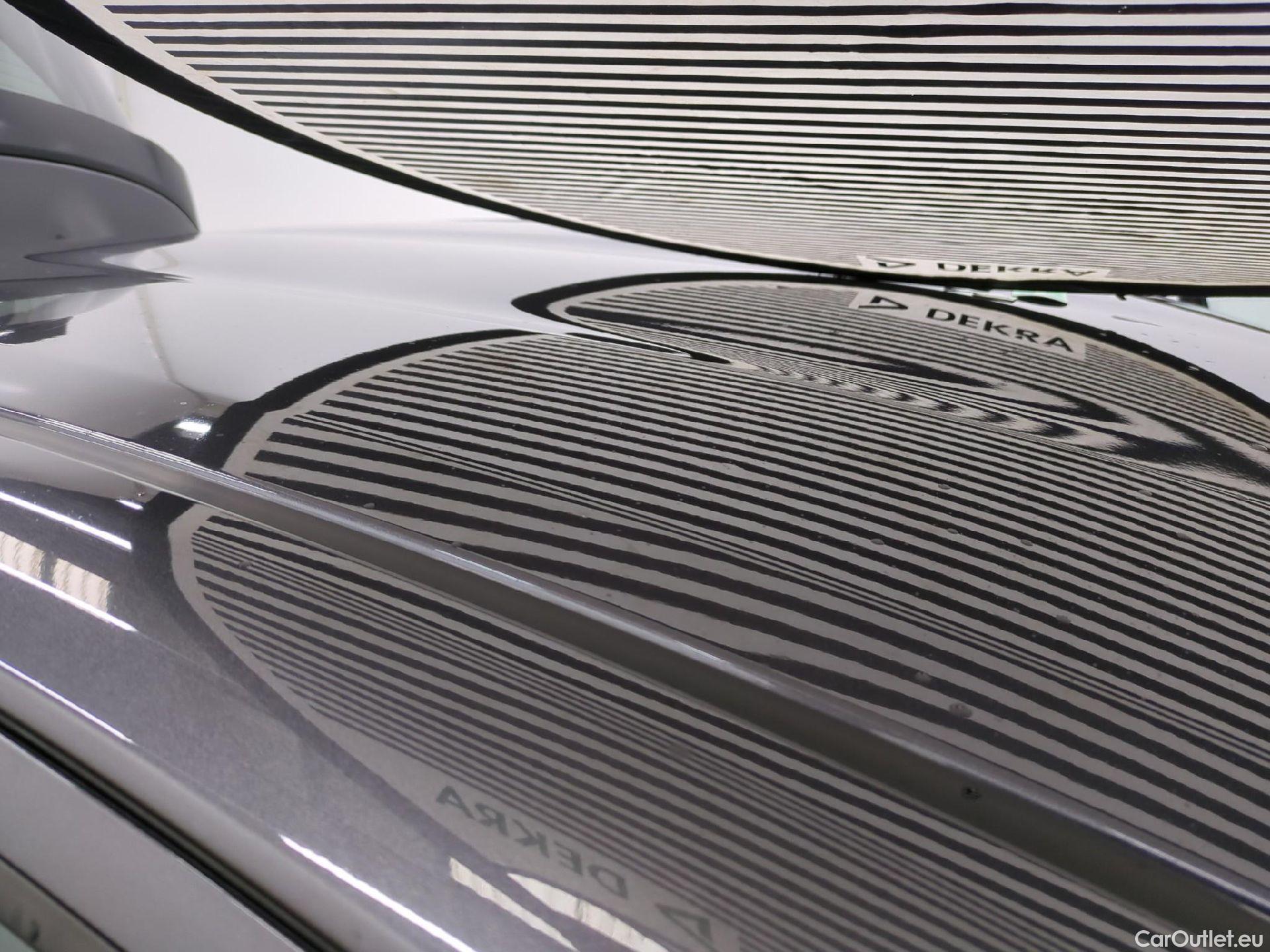  Toyota  Yaris TOYOTA  Hybride / 2019 / 5P / Berline Hybride 116h Iconic #30