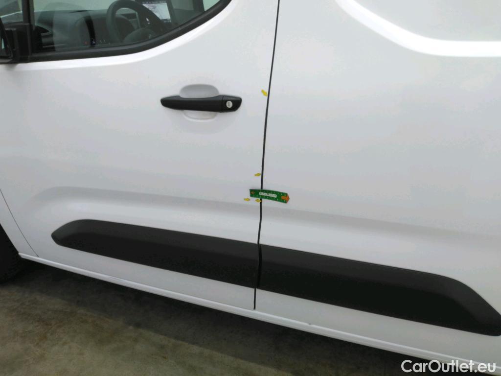  Citroen  Berlingo CITROEN  / 2018 / 4P / Fourgonnette M 1000kg PureTech 110 S&S BVM6 Driver #18