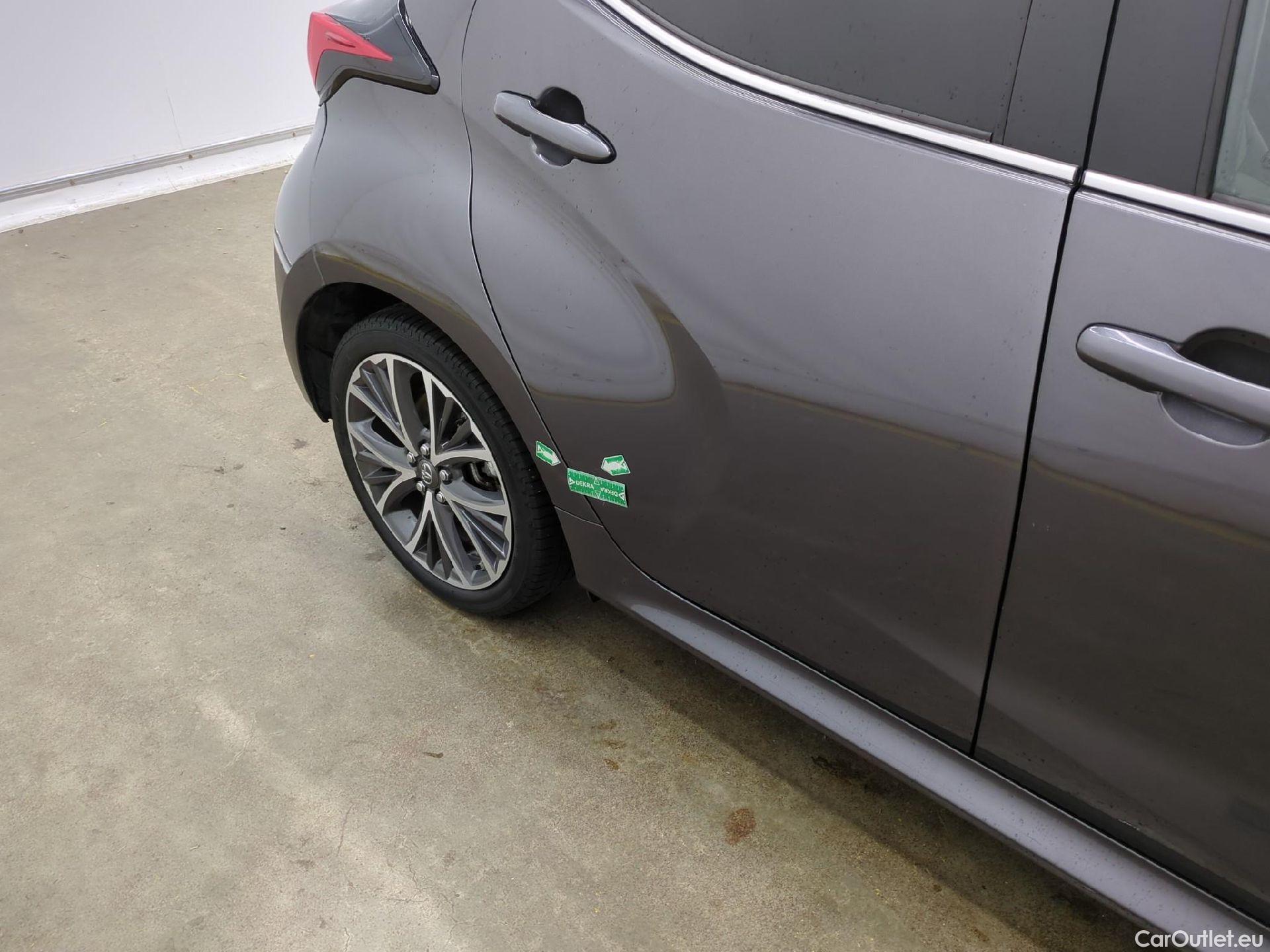  Toyota  Yaris TOYOTA  Hybride / 2019 / 5P / Berline Hybride 116h Iconic #47