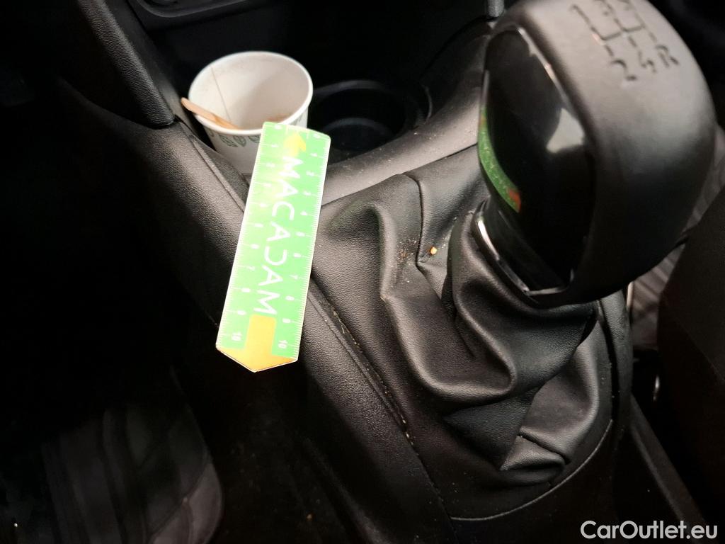  Peugeot  208  Affaire Premium Pack 1.2 80CV BVM5 E6dT #22