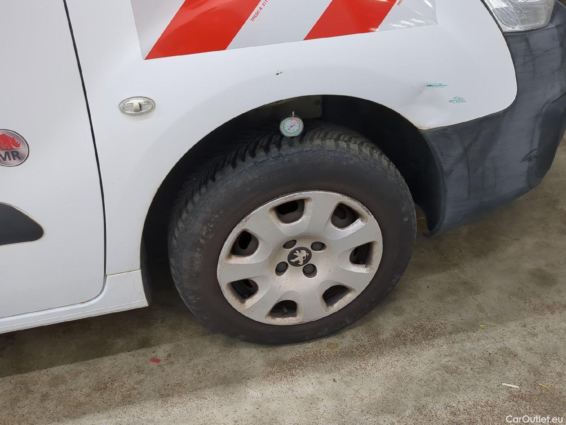  Peugeot  Partner  L1 Premium Pack 1.6 HDi 100CV BVM5 E6 #21