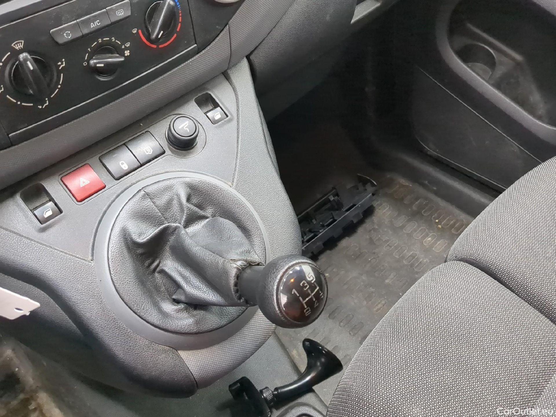  Peugeot  Partner  L1 Premium Pack 1.6 HDi 100CV BVM5 E6 #1