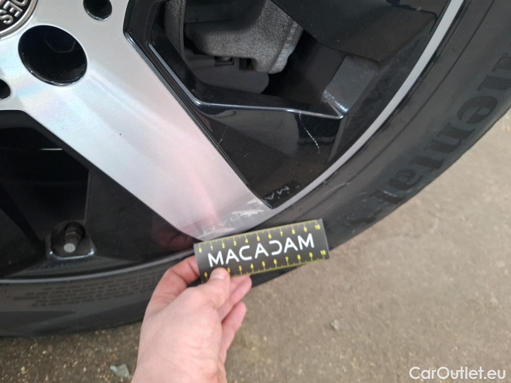  Mercedes  GLB MERCEDES-BENZ  / 2019 / 5P / SUV  200 d Business Line #32