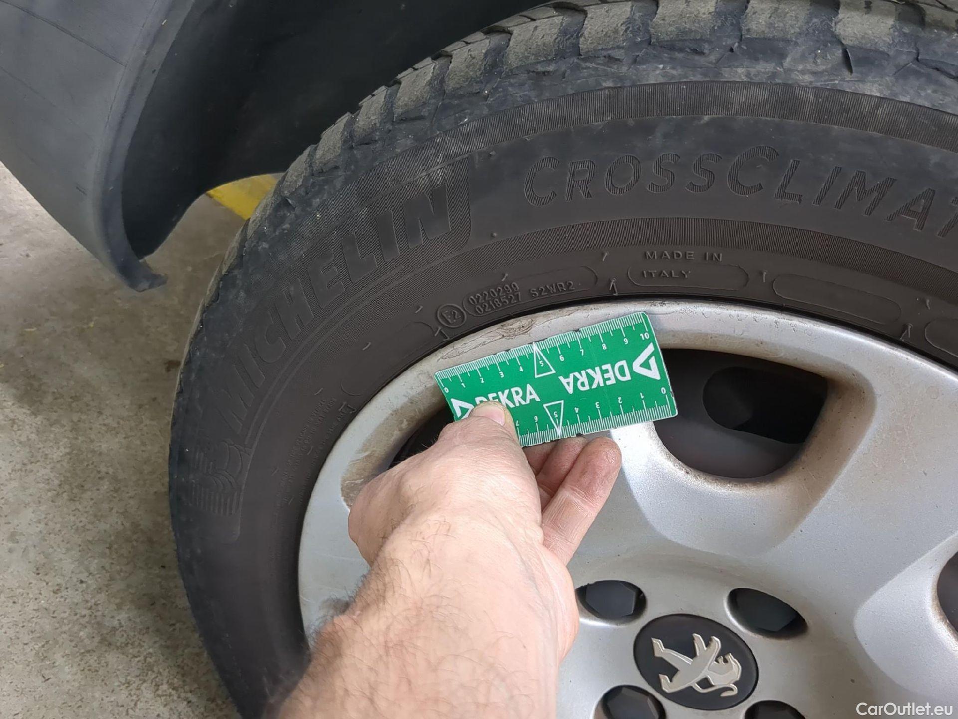  Peugeot  Partner  L1 Premium Pack 1.6 HDi 100CV BVM5 E6 #9