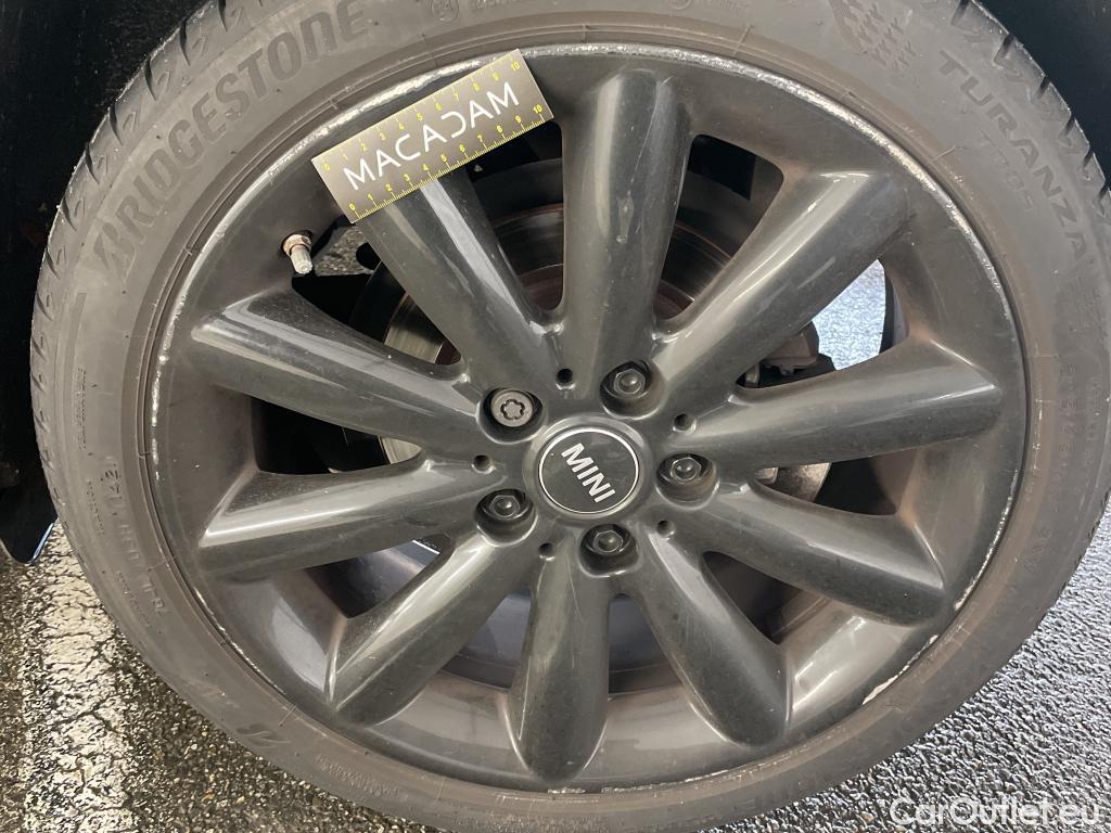  Mini  Cooper MINI Mini 5p Berline  SD Finition Exquisite 170 ch BVA8 #23