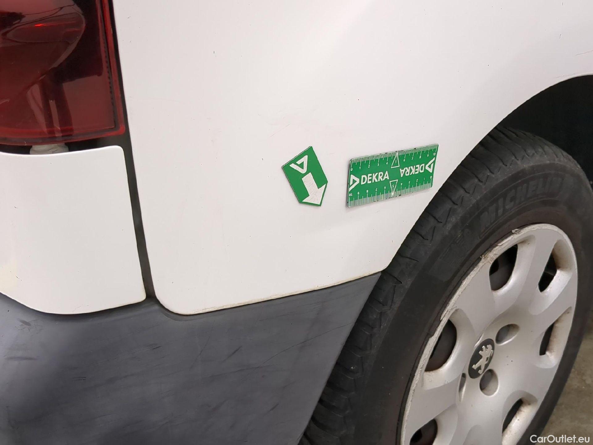  Peugeot  Partner  L1 Premium Pack 1.6 HDi 100CV BVM5 E6 #48